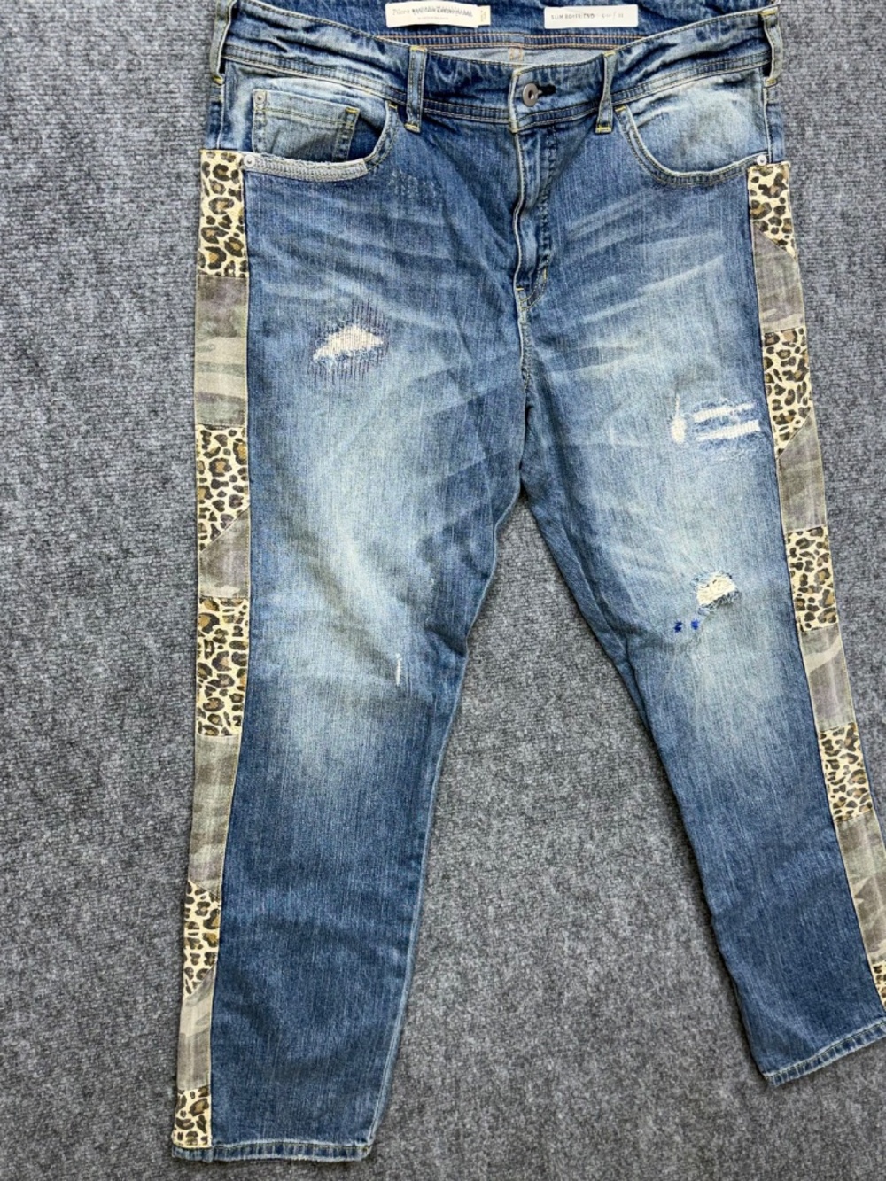 Pilcro Women’s Jeans Distressed Leopard Patchwork Slim Boyfriend Crop 31x30 - Picture 2 of 9